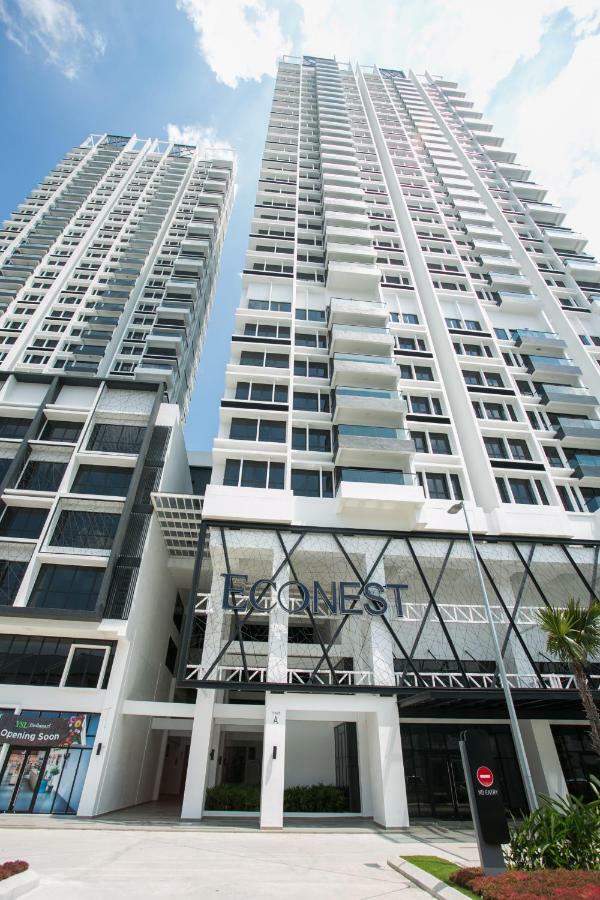 Econest Apartment By The One - Educity Nusajaya Nusajaya  Exterior photo